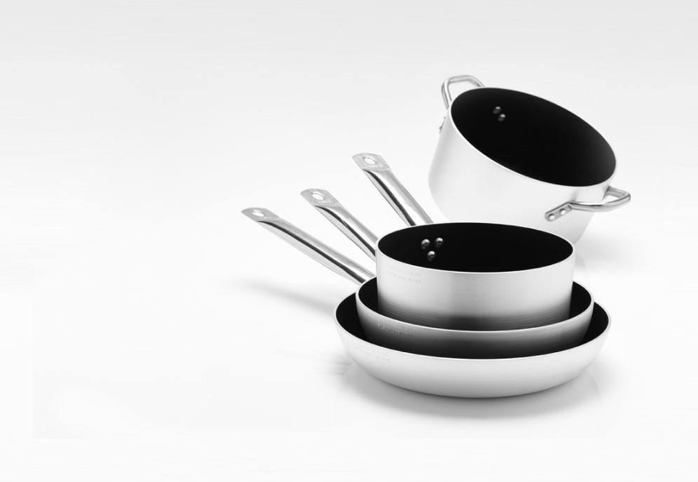 Patelnia aluminiowa / 24 cm / 3 mm / nie