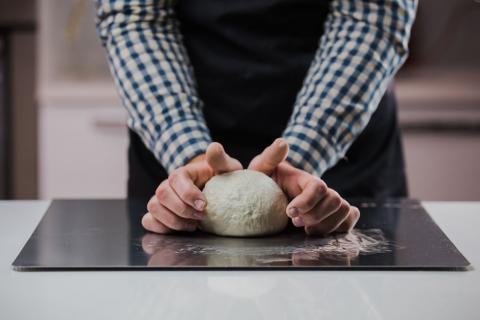 Deska do przygotowywania ciasta na pizzę