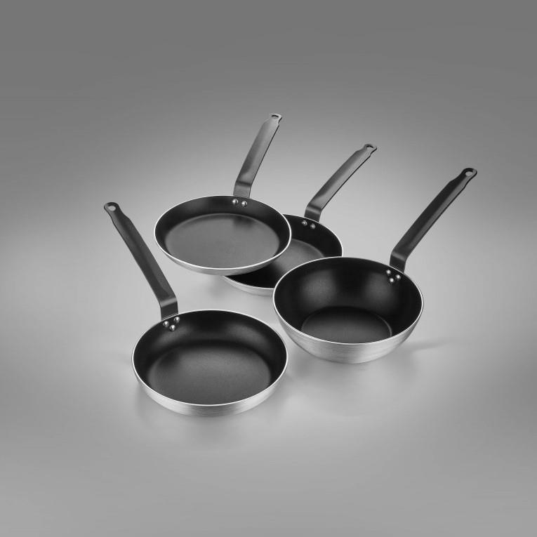 Patelnia aluminiowa / 24 cm / 3 mm / nie