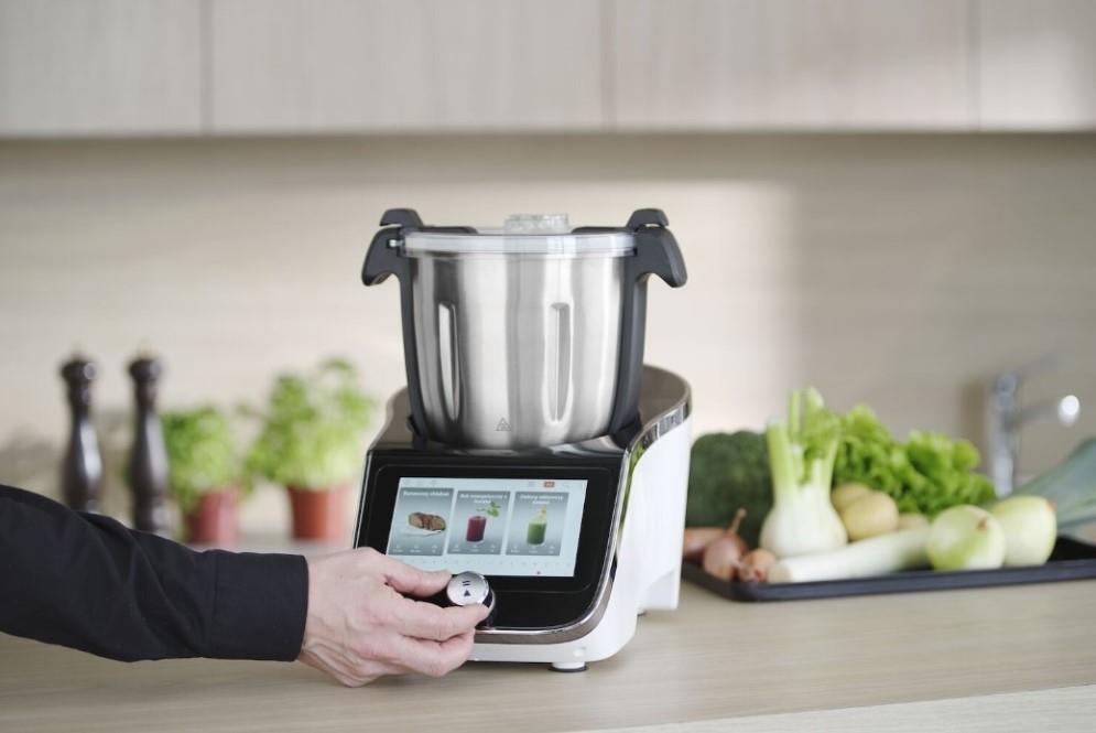 Robot kuchenny do przygotowywania potraw